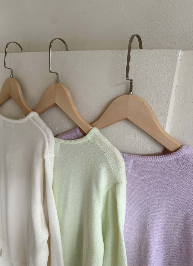 BS柔色V領針織上衣(三色)