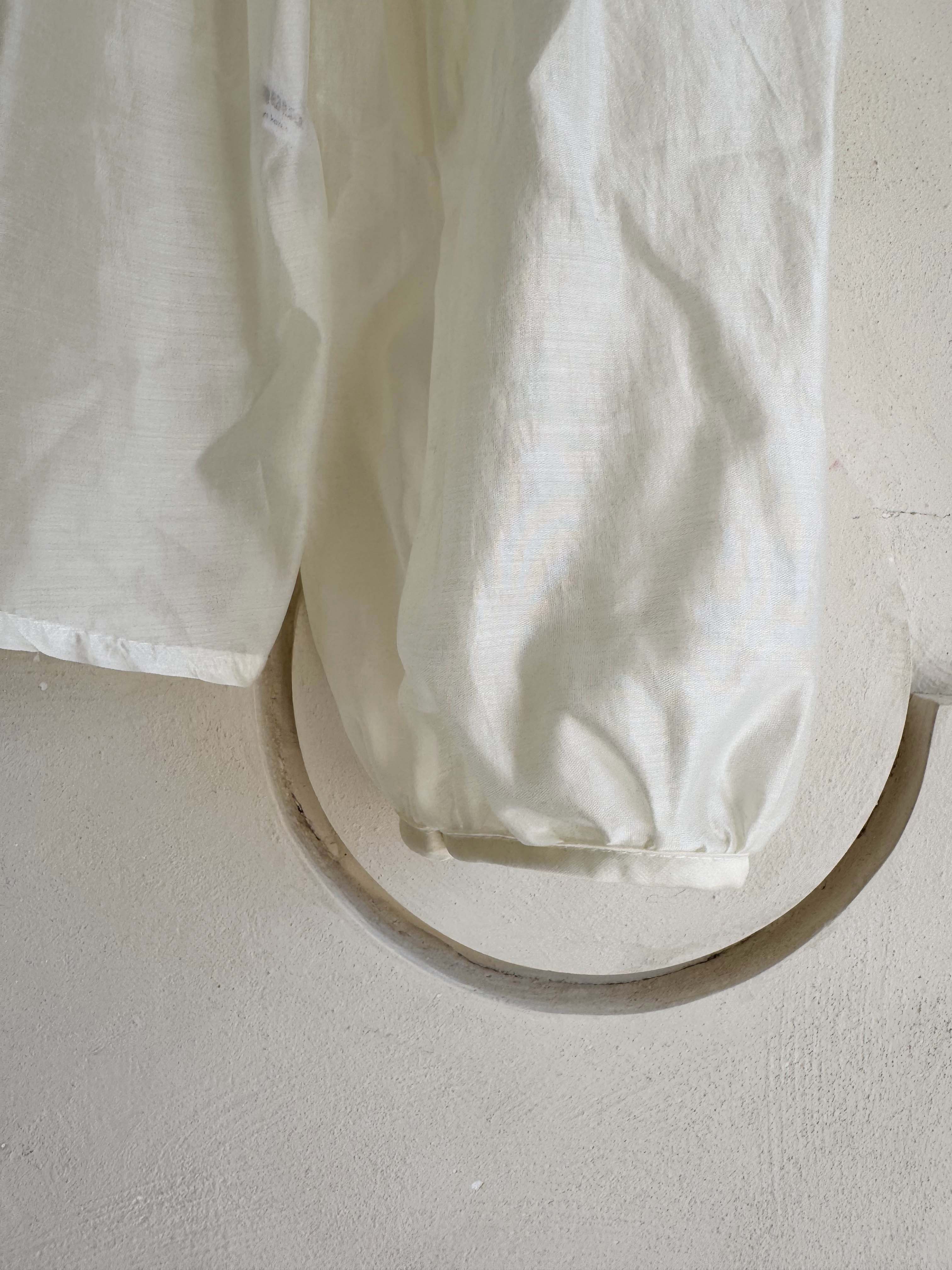 BS蕾絲拼接透膚上衣