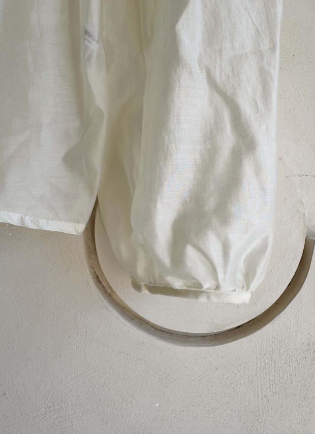 BS蕾絲拼接透膚上衣