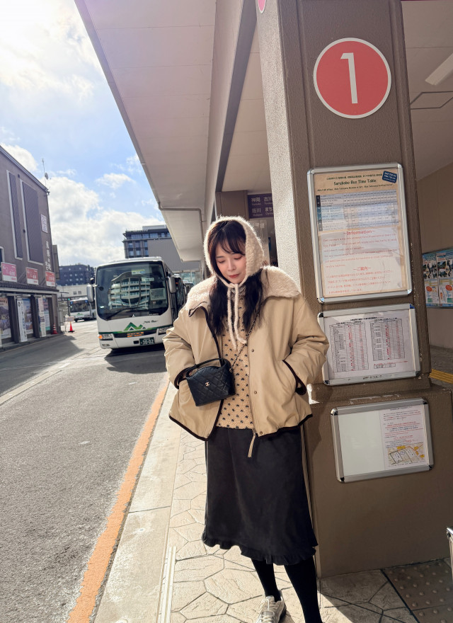 ★ 韓國撞色鴨絨外套-毛領不可拆