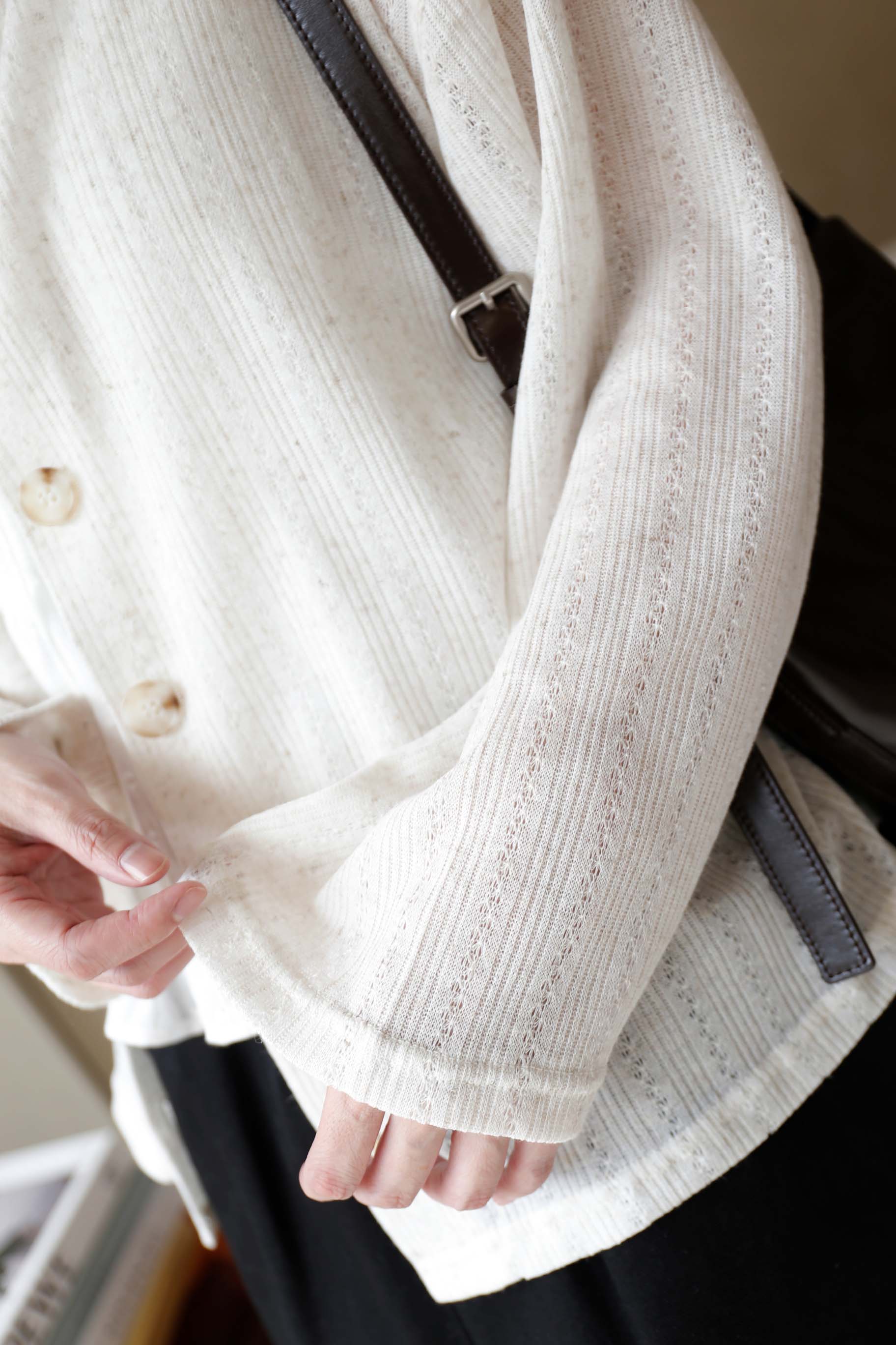 BS韓國薇洛織紋排扣上衣(兩色)