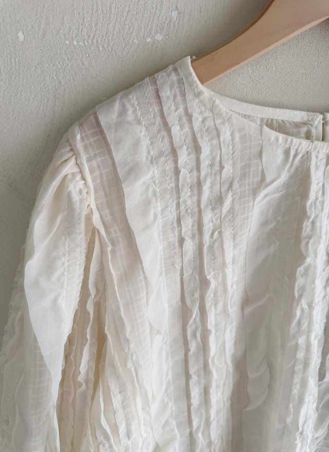 BS韓國曼柔微蓬袖上衣(兩色)