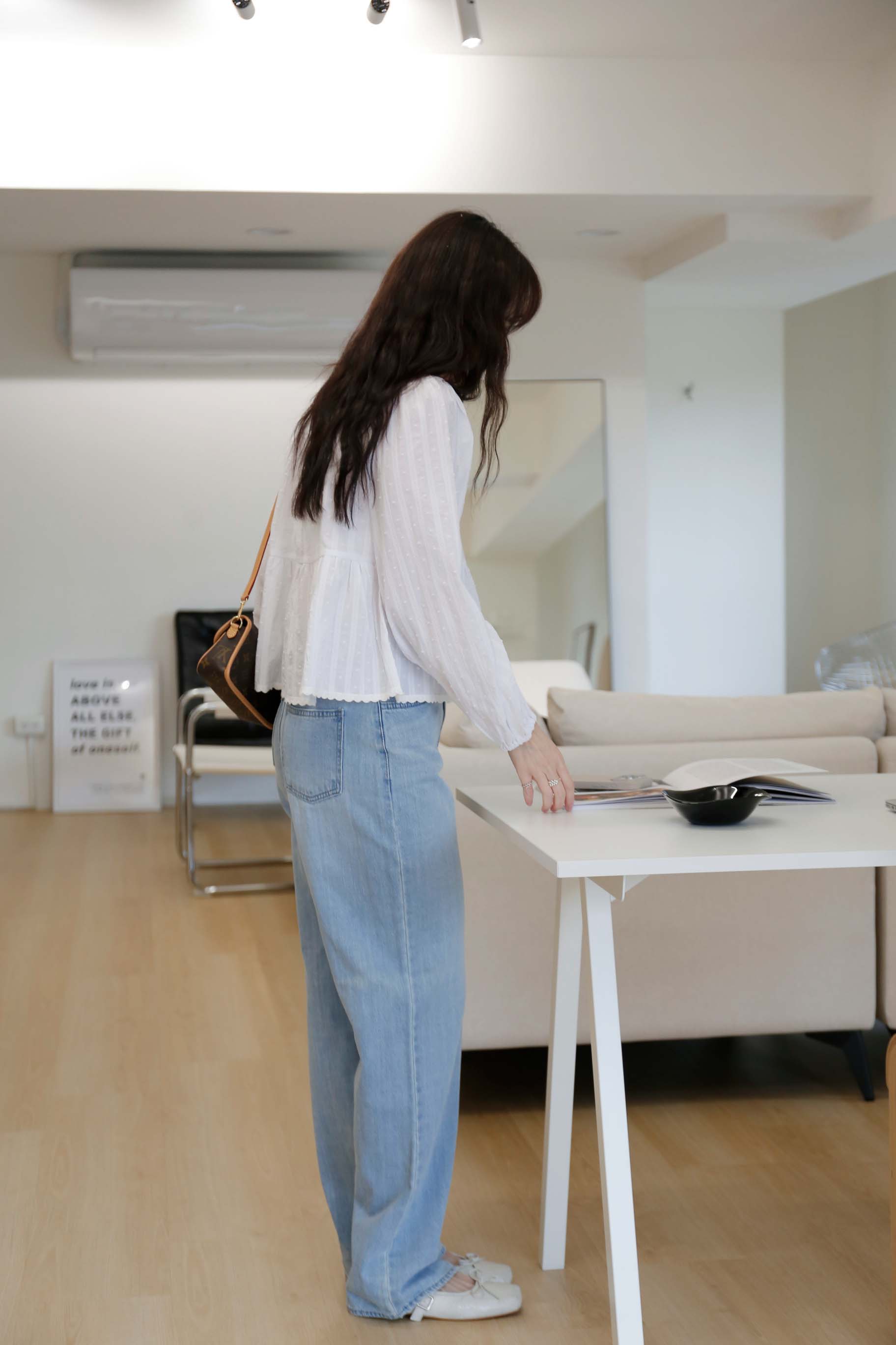 BS韓國立體繡紋上衣(兩色)