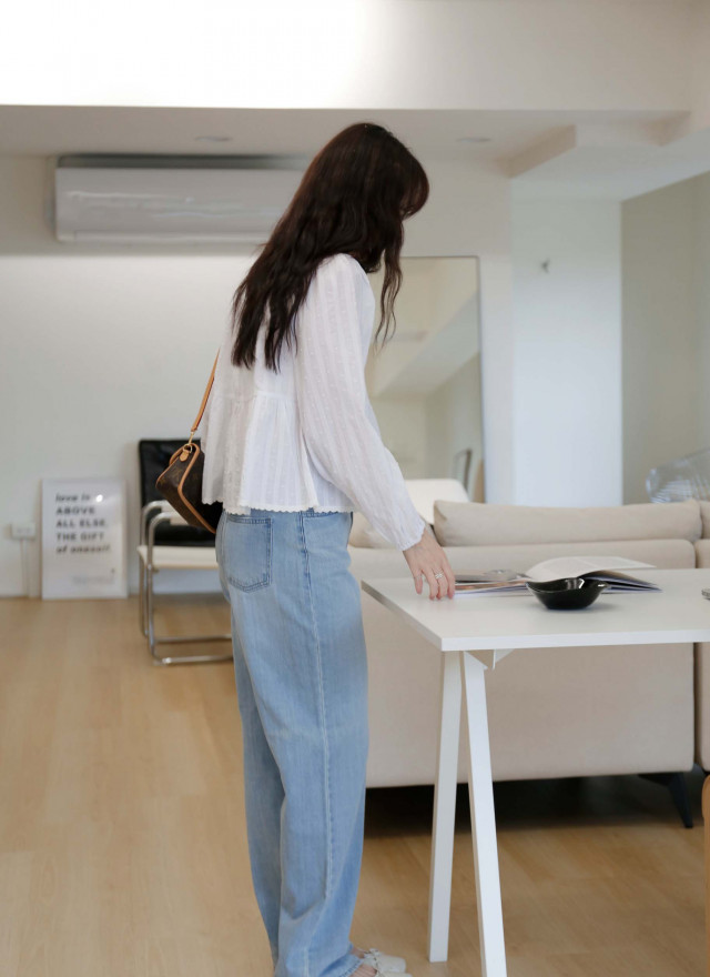 BS韓國立體繡紋上衣(兩色)