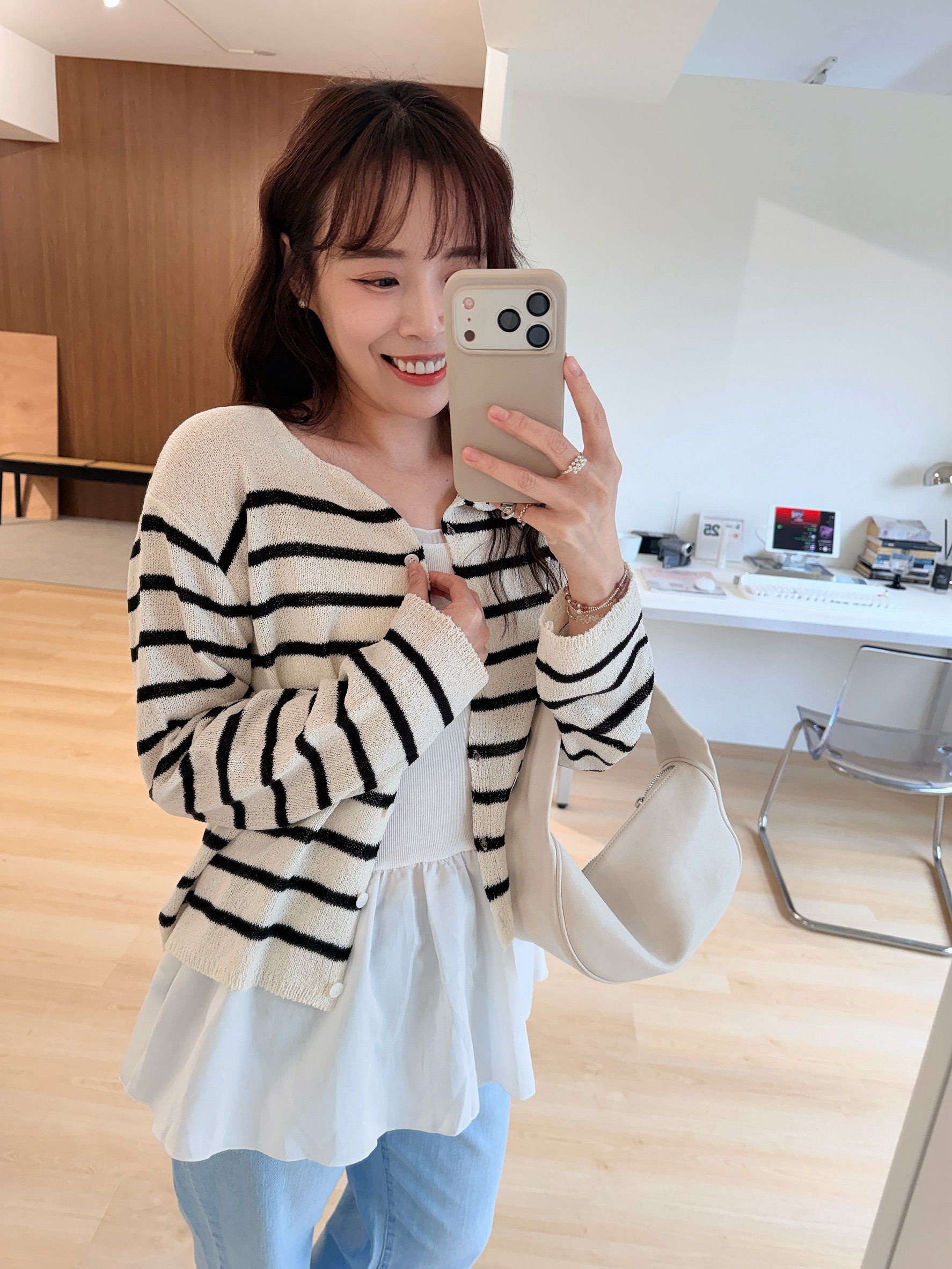 BS韓國蕾絲層擺細肩上衣