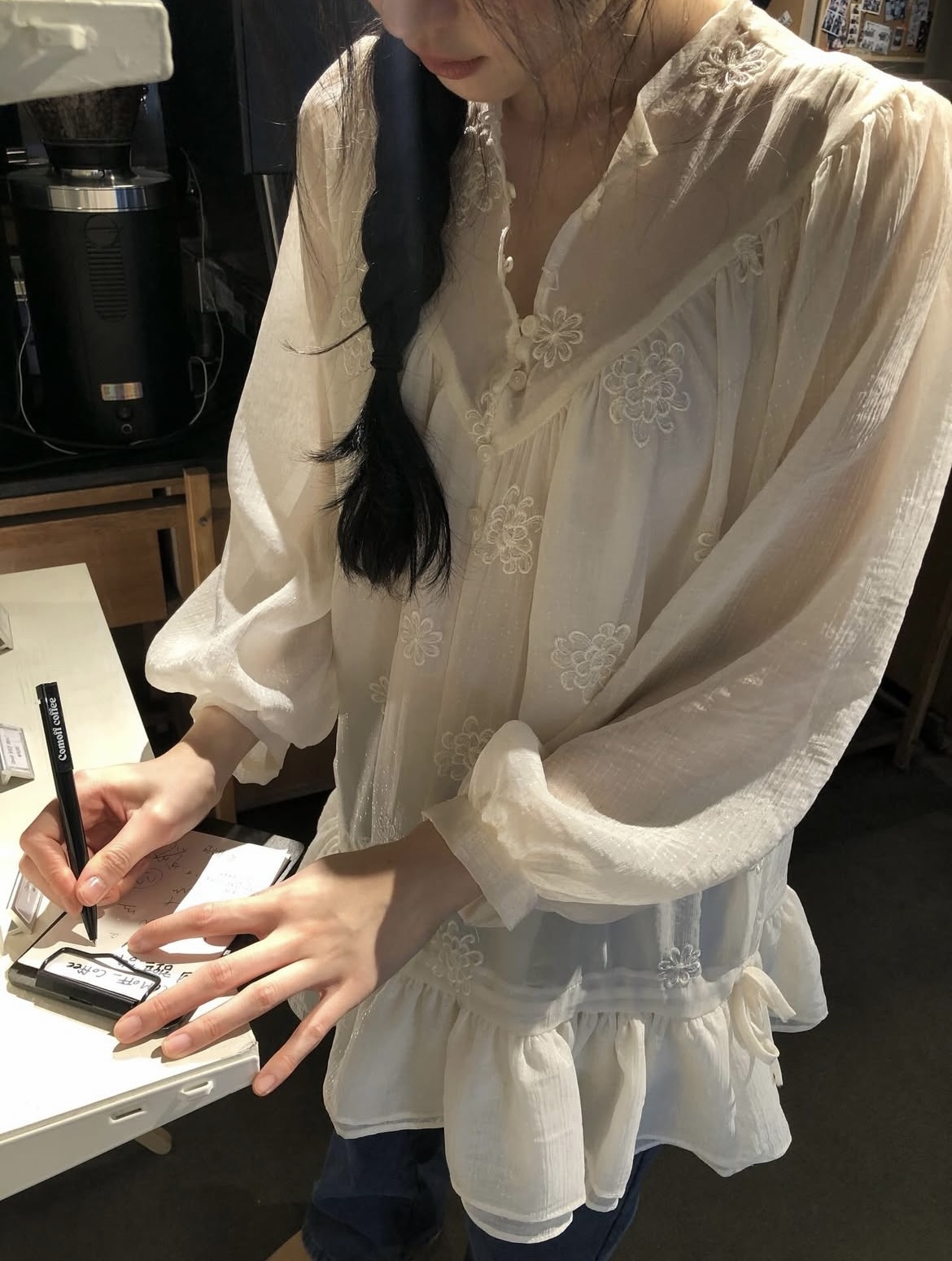 BS潔花刺繡透肌長上衣