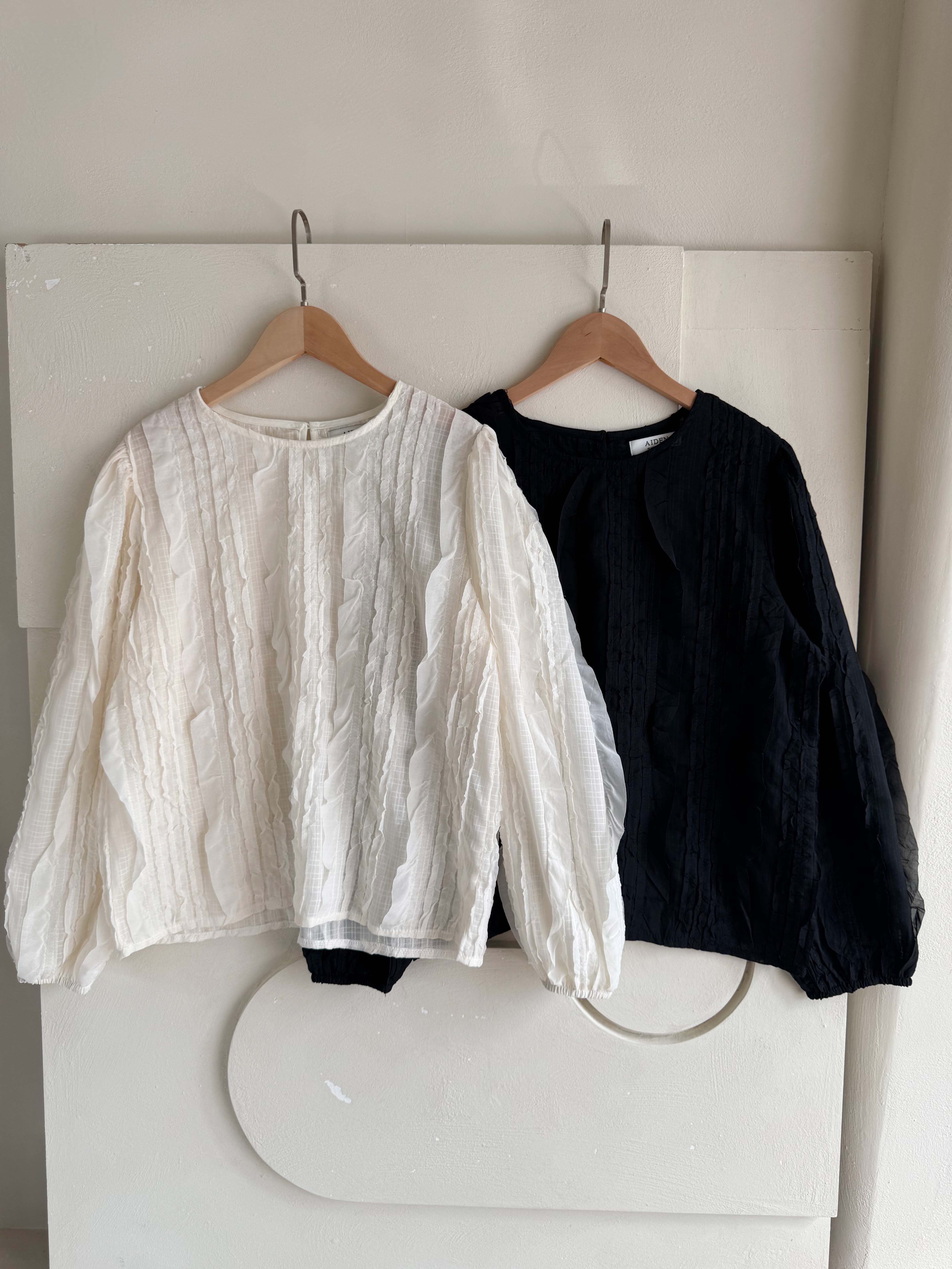 BS韓國曼柔微蓬袖上衣(兩色)