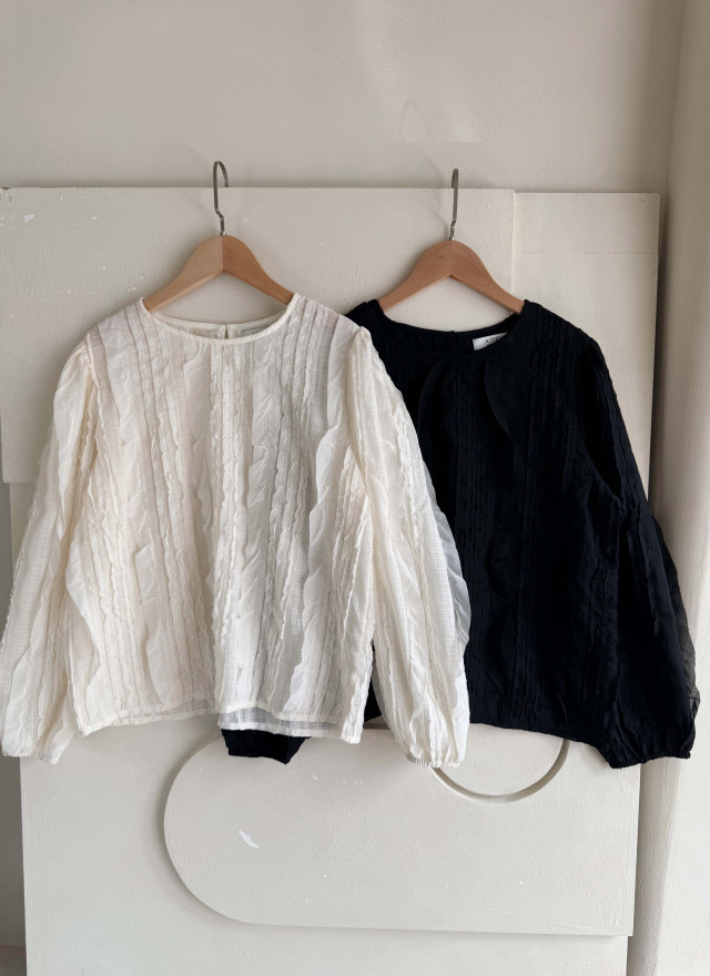 BS韓國曼柔微蓬袖上衣(兩色)