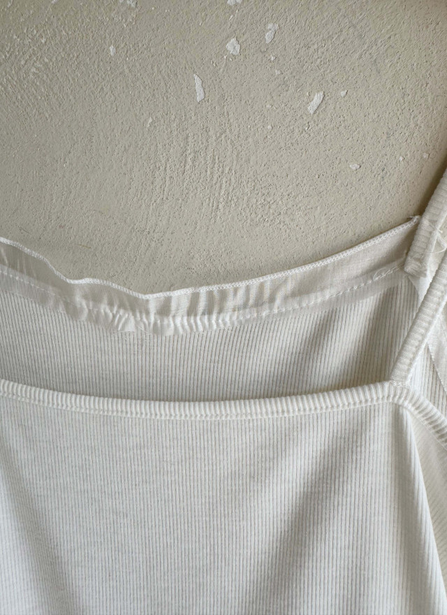 BS韓國蕾絲層擺細肩上衣