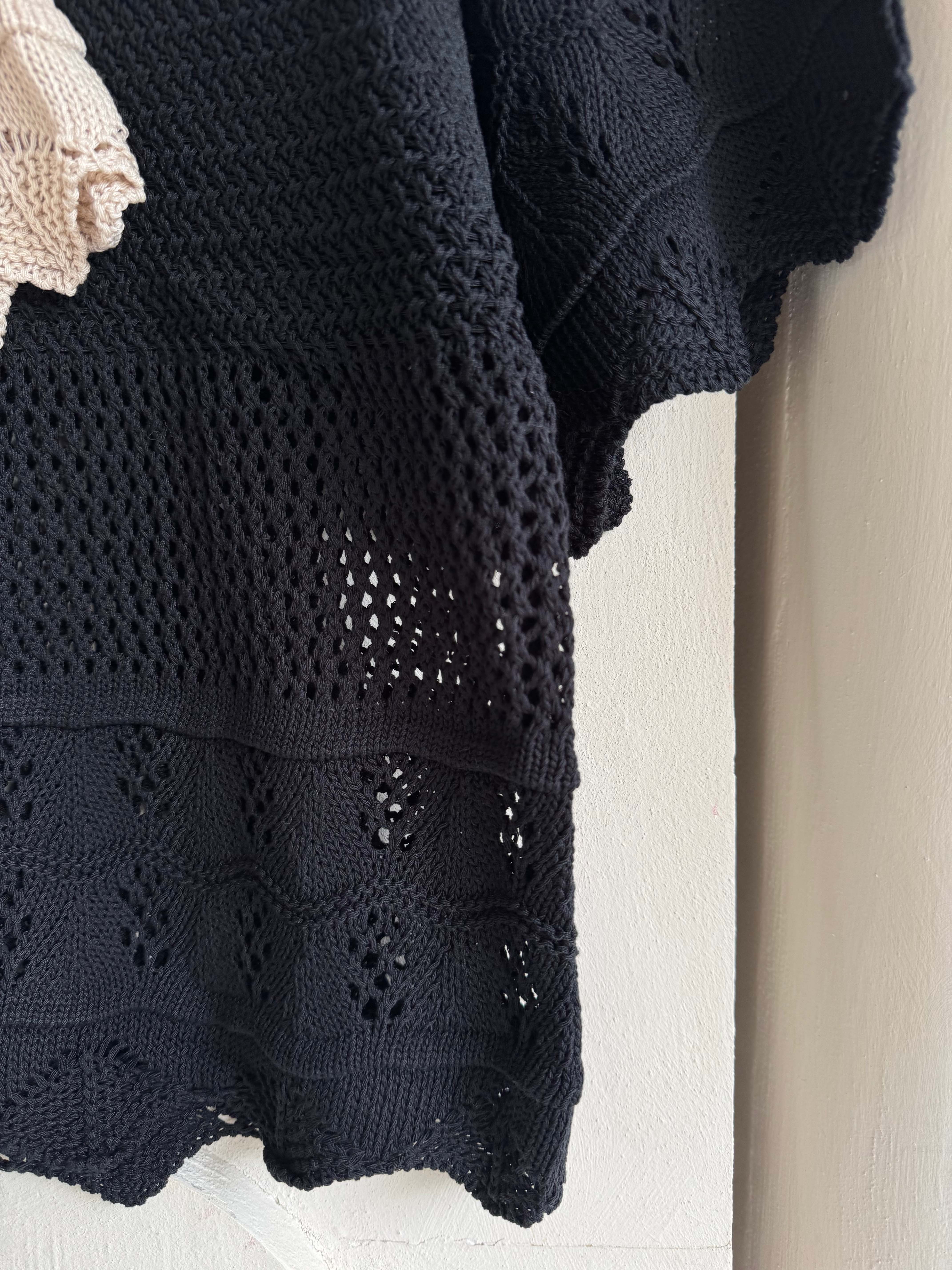 BS韓國艾妮鏤空織紋上衣(三色)