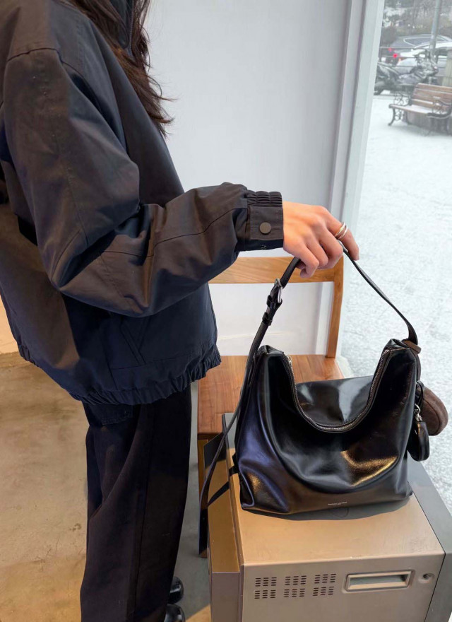 韓國設計師真皮拉鍊包-可斜背-限時團購