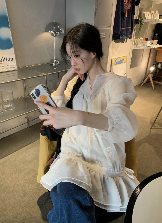 BS潔花刺繡透肌長上衣