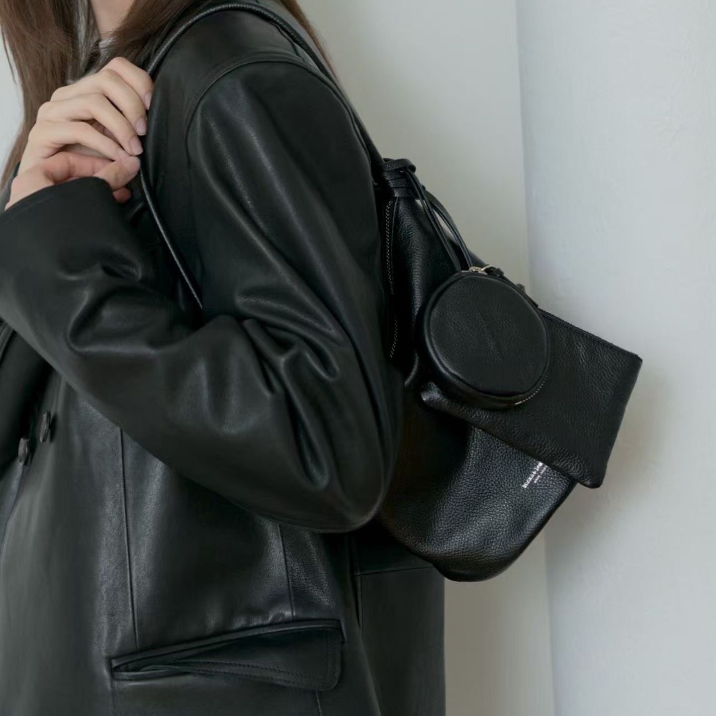 ★ 韓國設計師真皮拉鍊水桶包-限時團購