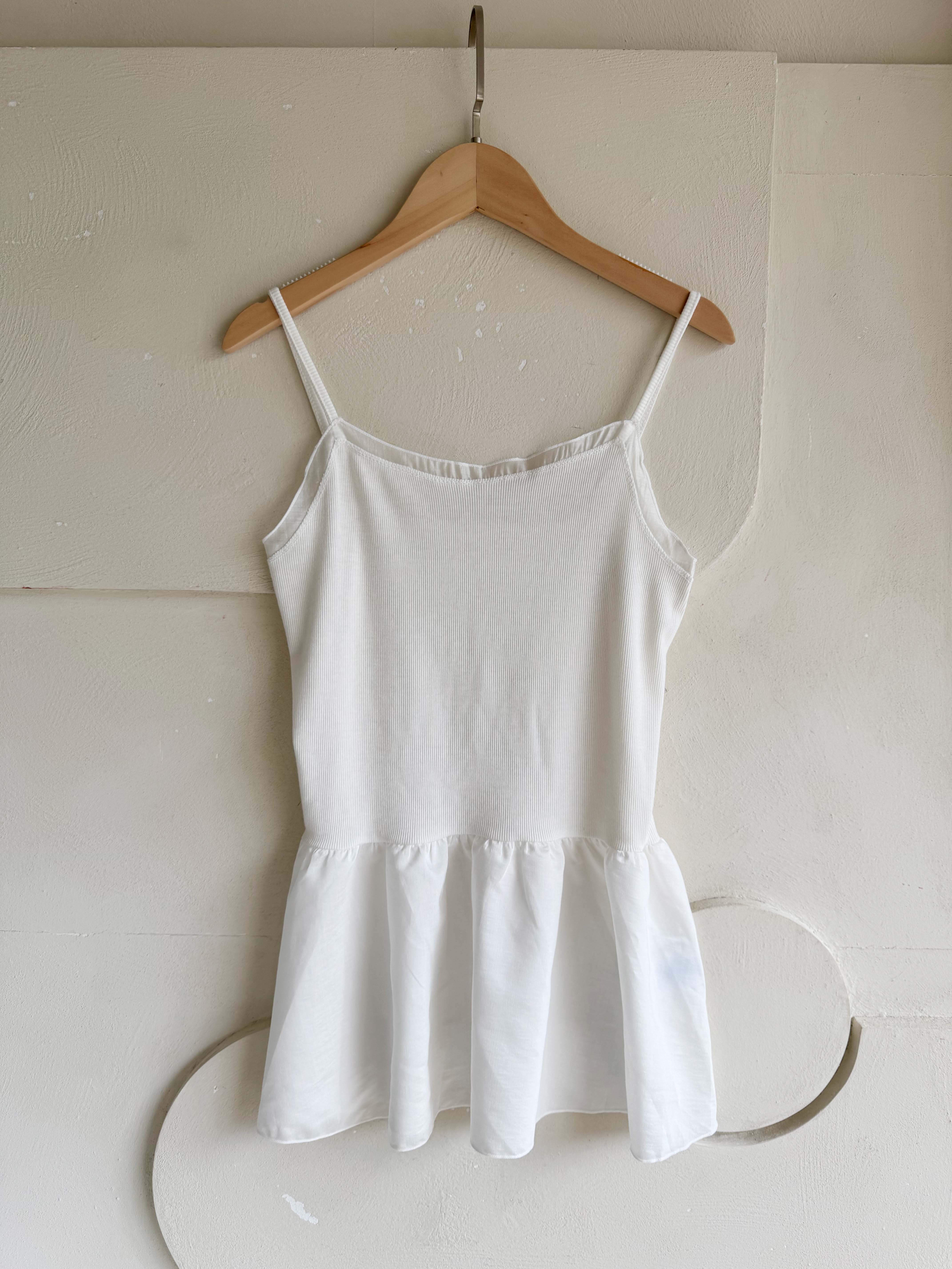 BS韓國蕾絲層擺細肩上衣