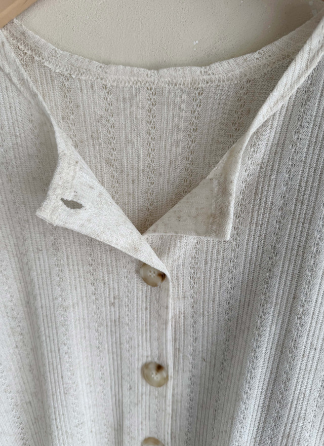 BS韓國薇洛織紋排扣上衣(兩色)