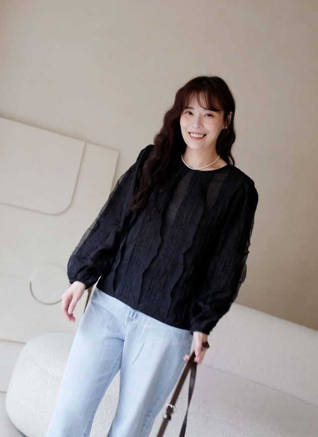 BS韓國曼柔微蓬袖上衣(兩色)