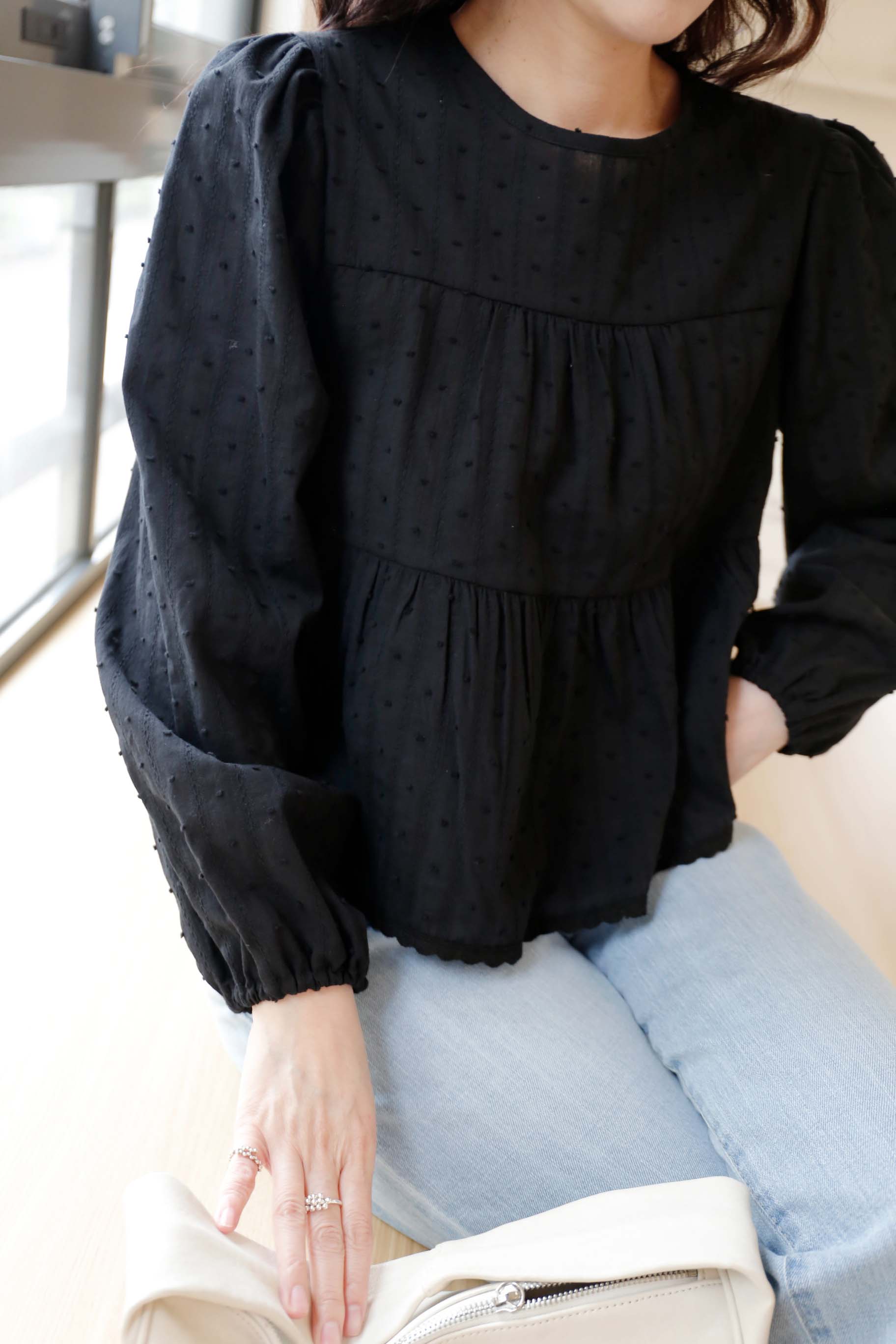 BS韓國立體繡紋上衣(兩色)