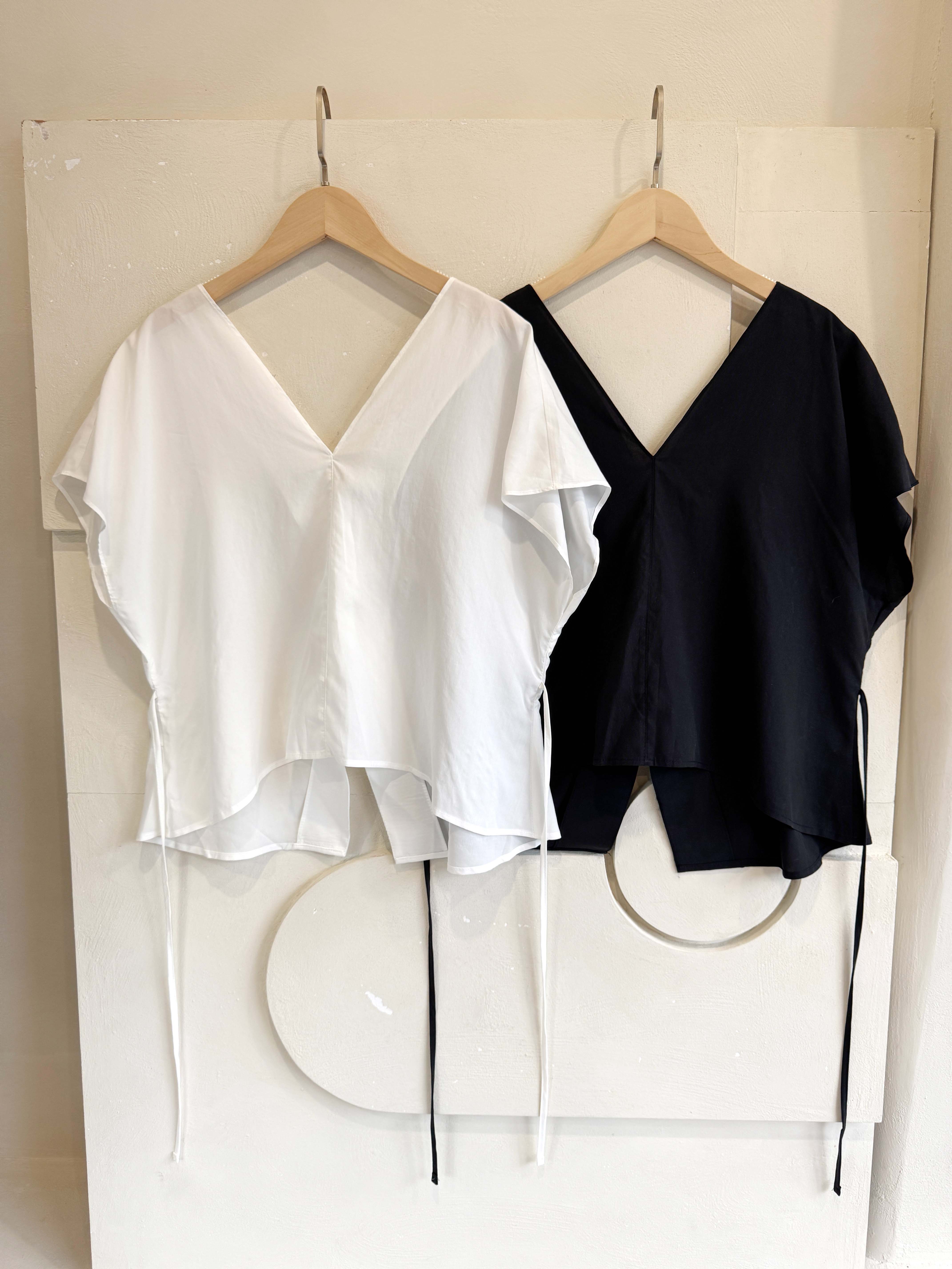 BS韓國采妍深V綁帶上衣(兩色)