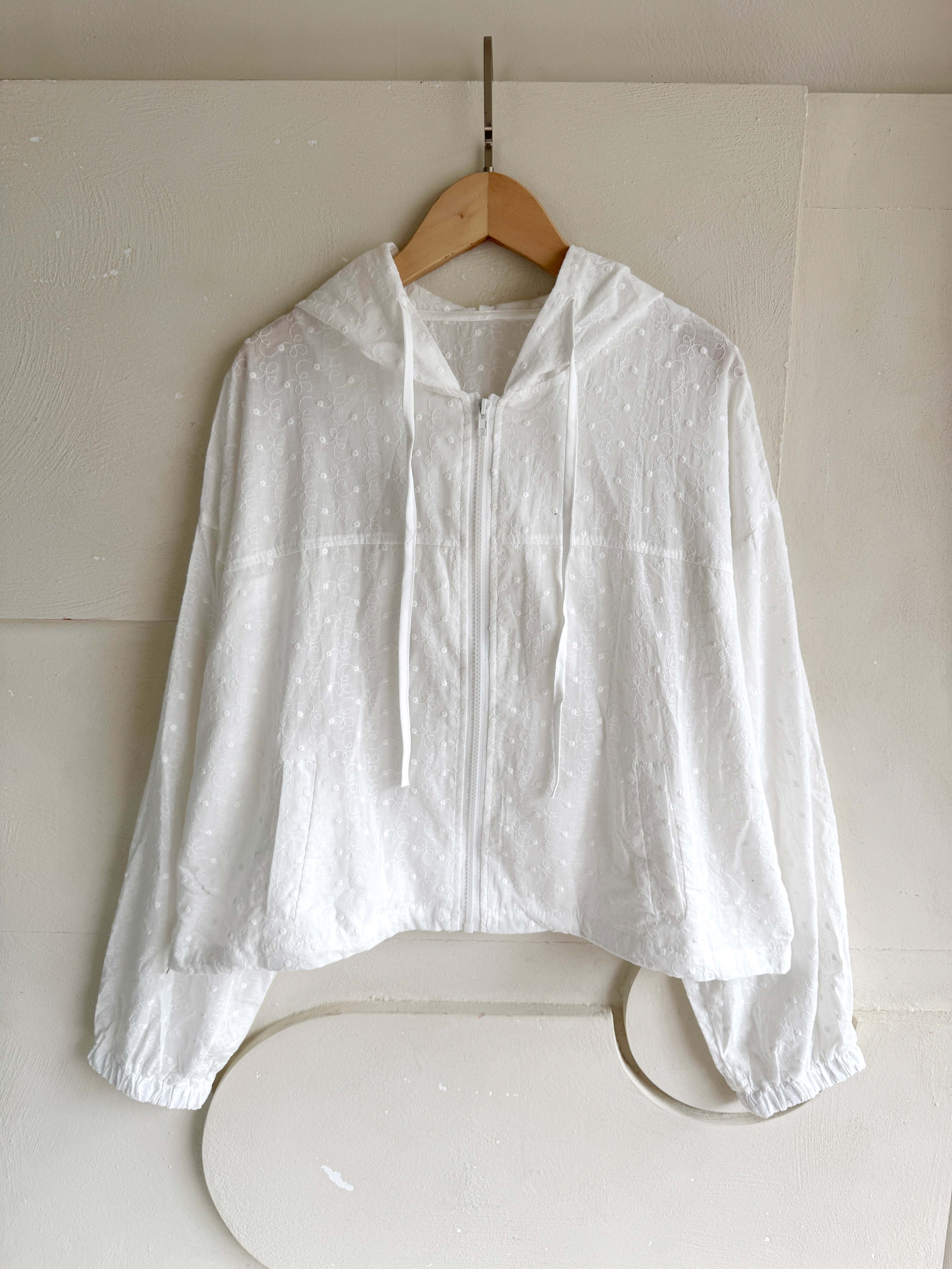 BS韓國朵拉連帽刺繡外套