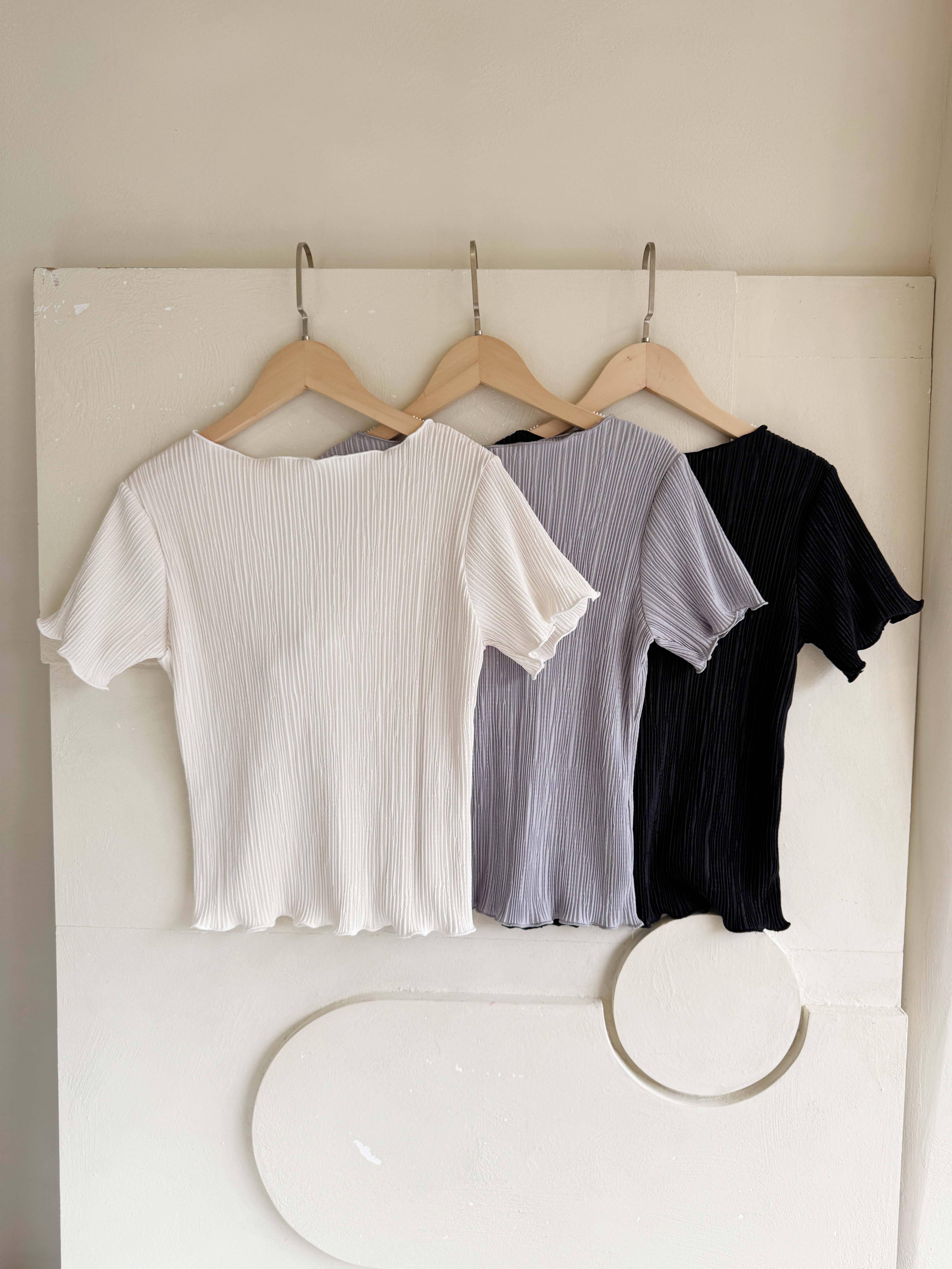 BS韓國恩彩捲邊直紋上衣(三色)