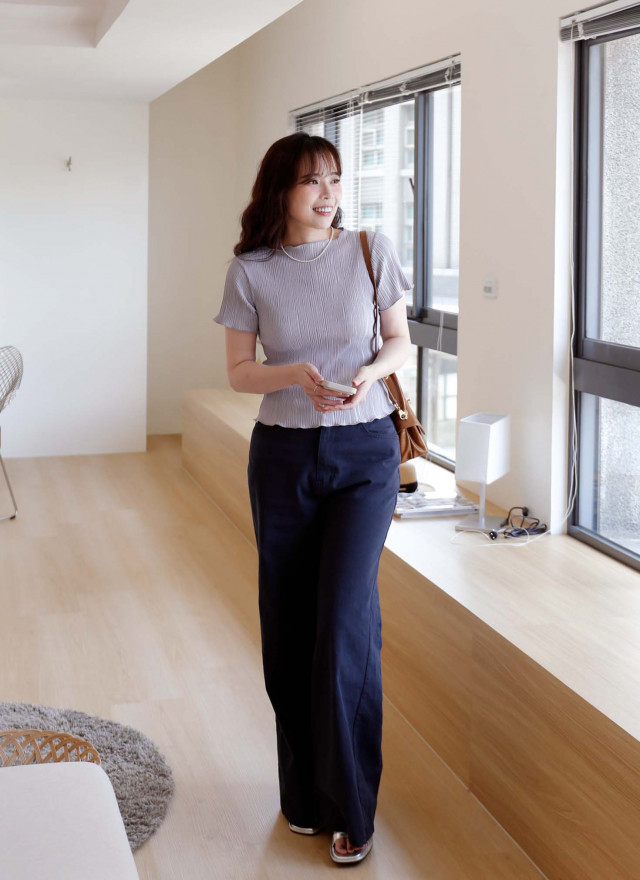 BS韓國恩彩捲邊直紋上衣(三色)