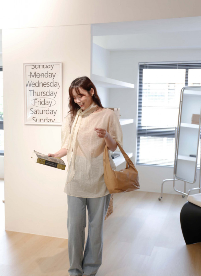 BS韓國舒雅透感綁帶上衣