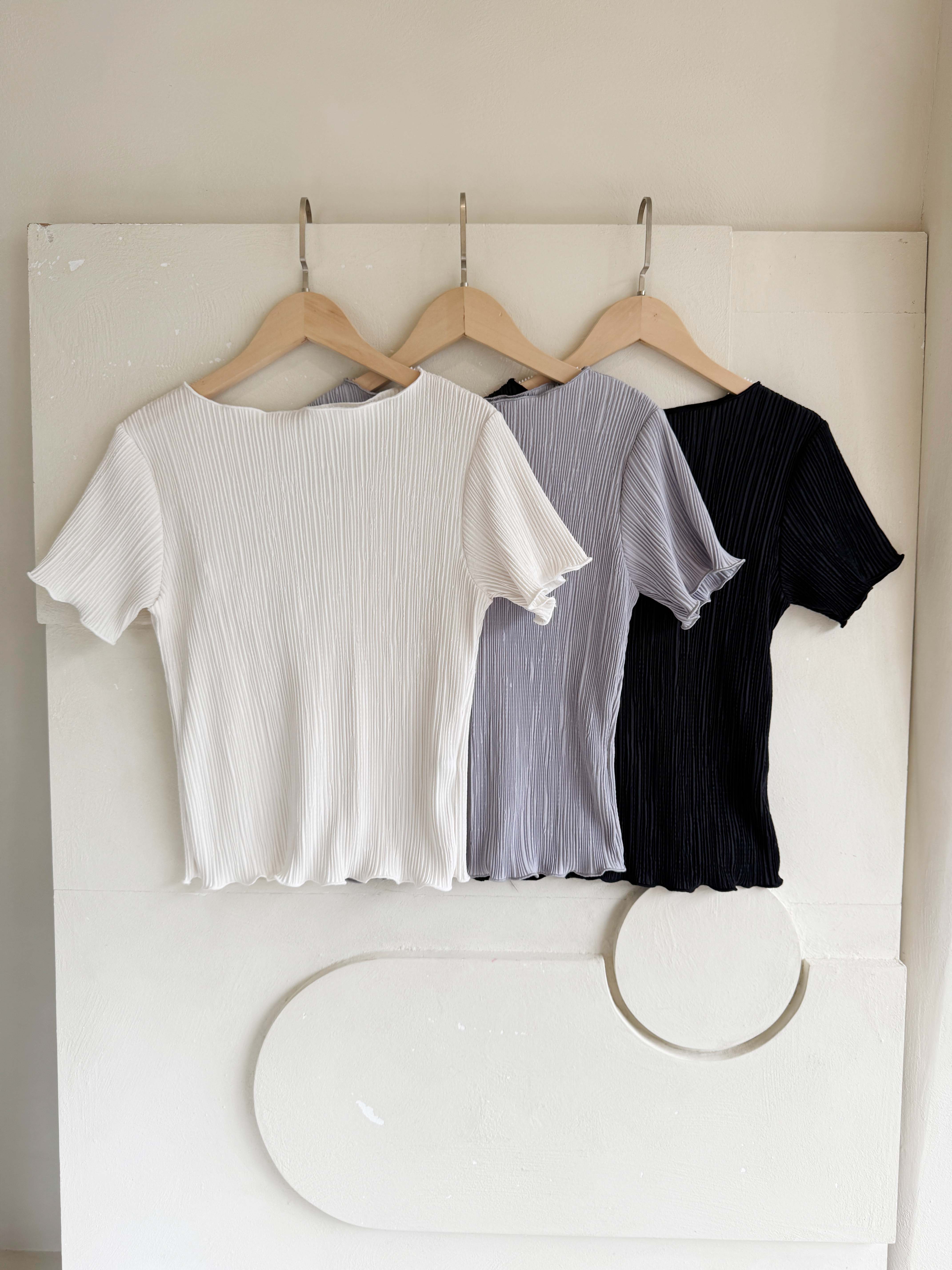 BS韓國恩彩捲邊直紋上衣(三色)