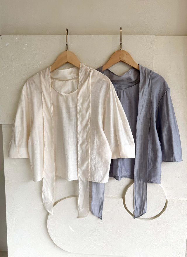 BS韓國奎妮領巾造型上衣(兩色)