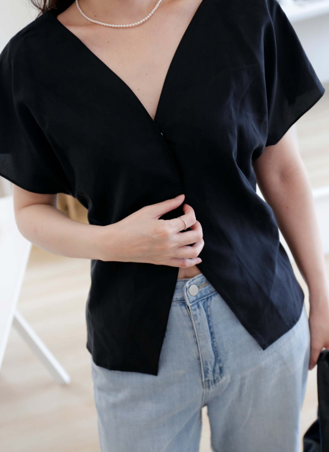 BS韓國采妍深V綁帶上衣(兩色)