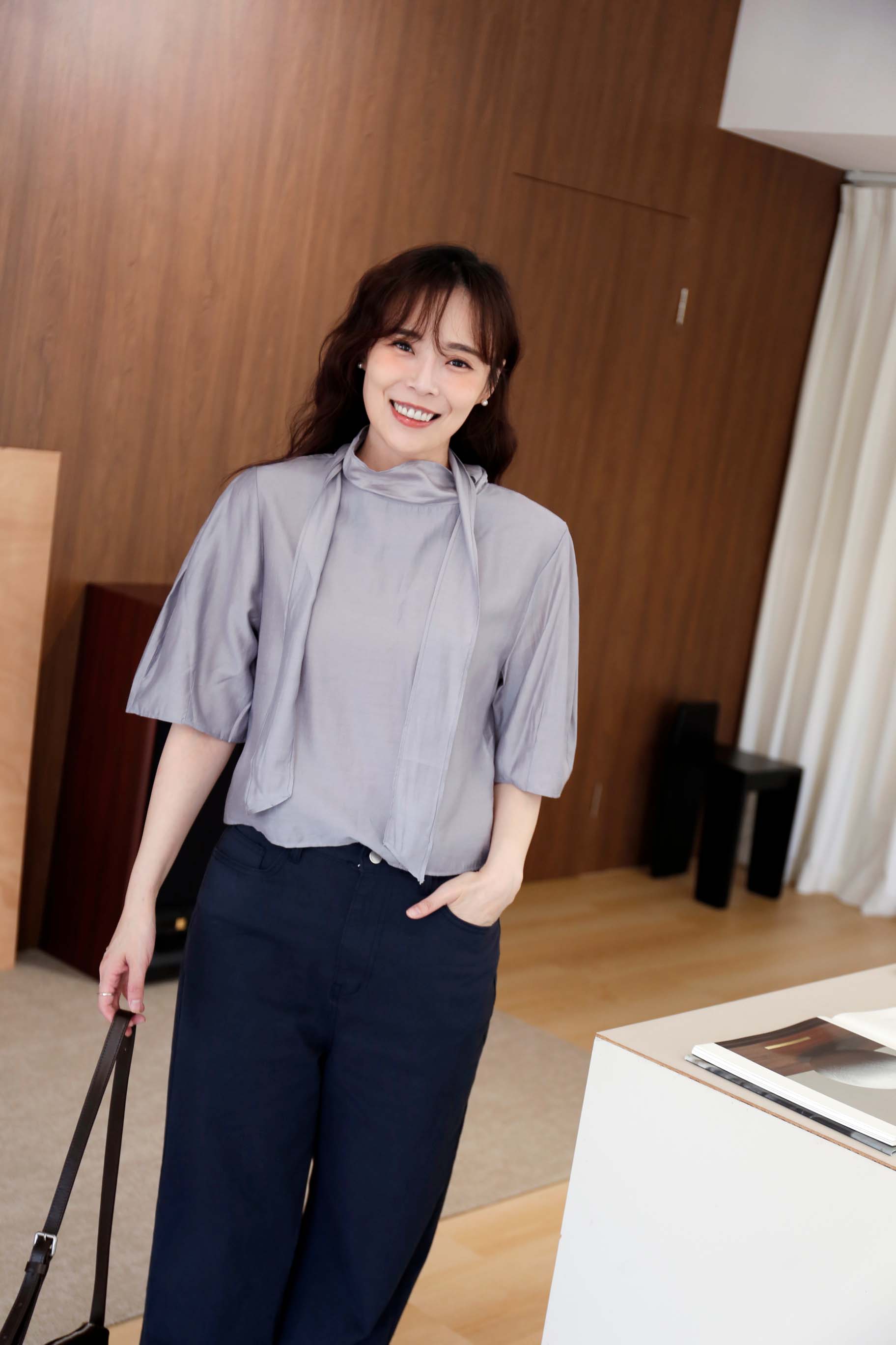 BS韓國奎妮領巾造型上衣(兩色)