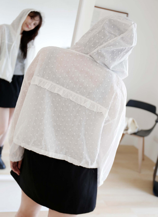 BS韓國朵拉連帽刺繡外套