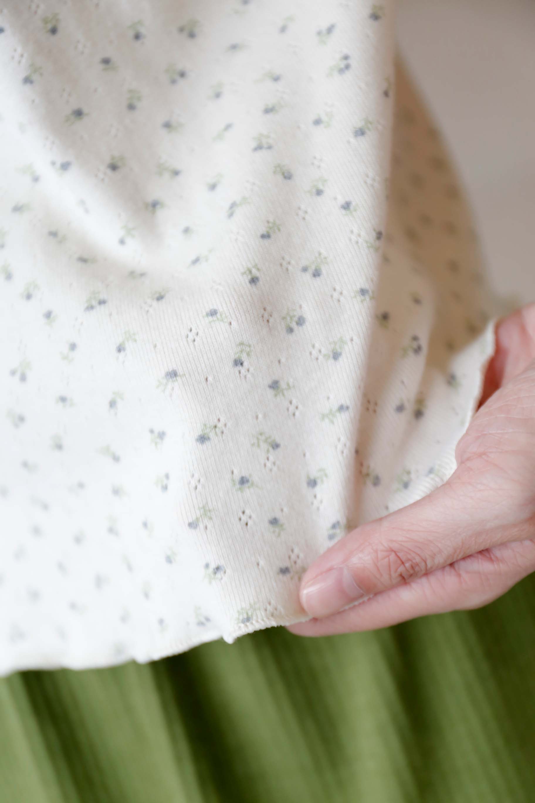 BS韓國洛緹碎花上衣(兩色)