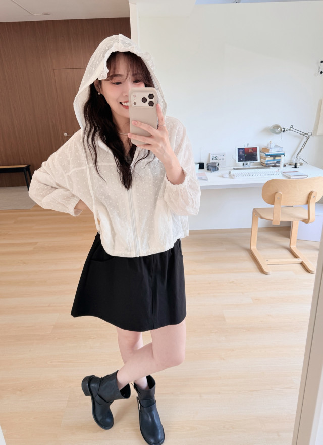 BS韓國朵拉連帽刺繡外套