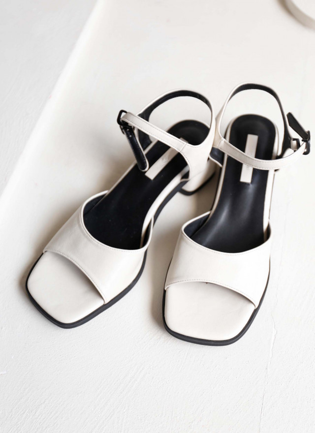 BS韓國芮恩皮面跟鞋