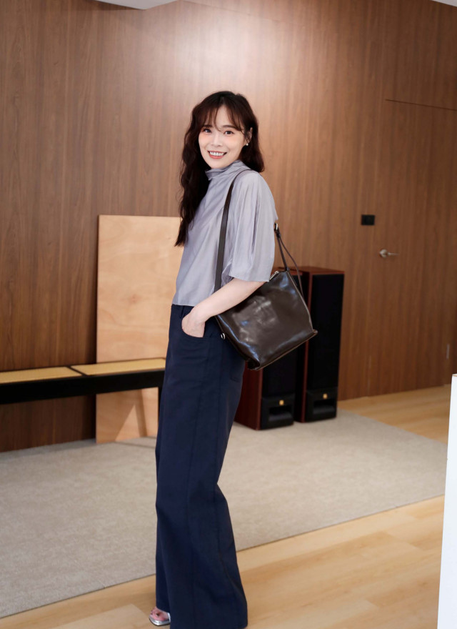 BS韓國奎妮領巾造型上衣(兩色)