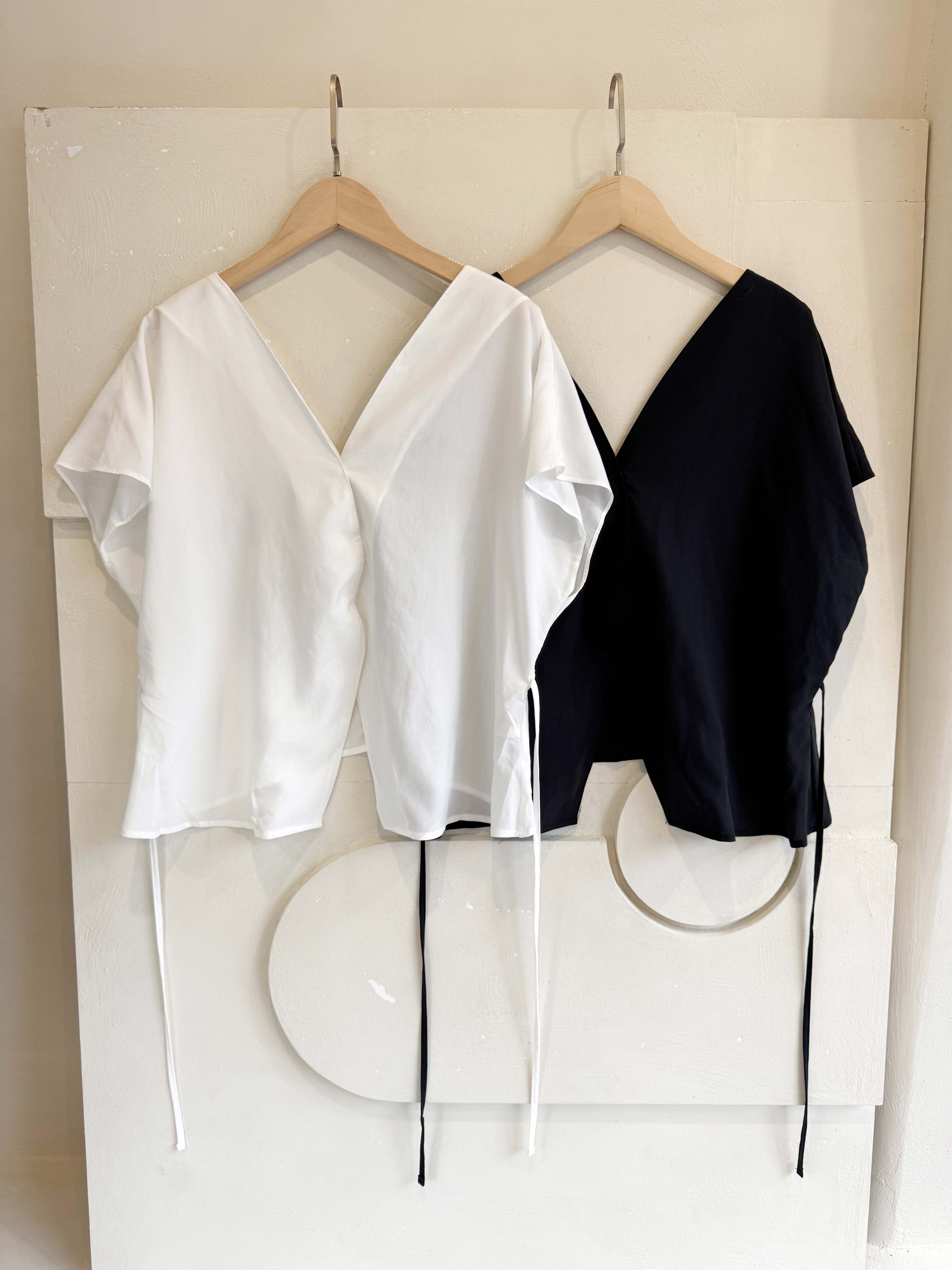 BS韓國采妍深V綁帶上衣(兩色)