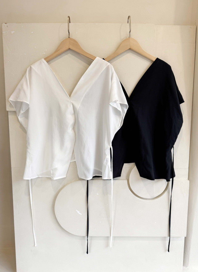 BS韓國采妍深V綁帶上衣(兩色)