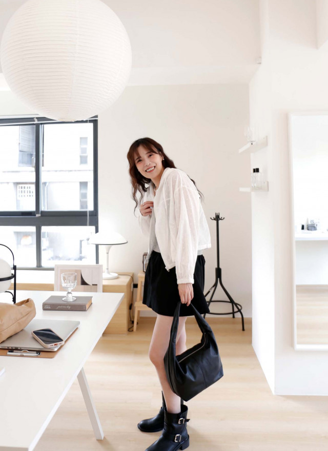 BS韓國朵拉連帽刺繡外套