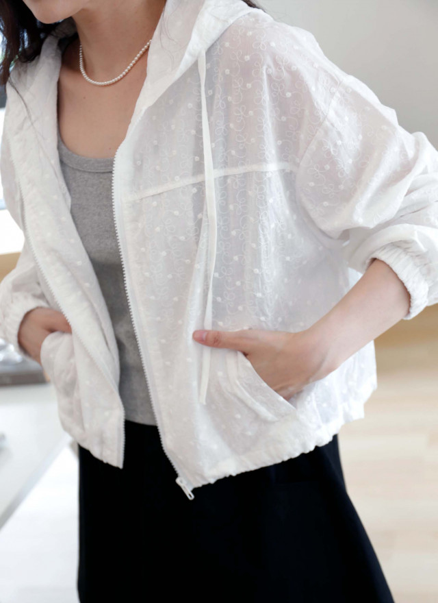 BS韓國朵拉連帽刺繡外套