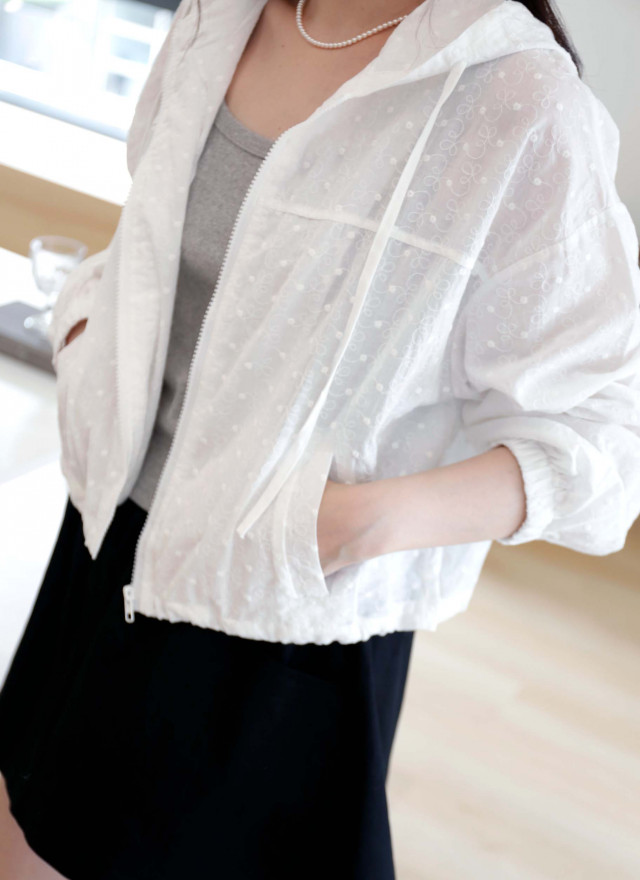 BS韓國朵拉連帽刺繡外套