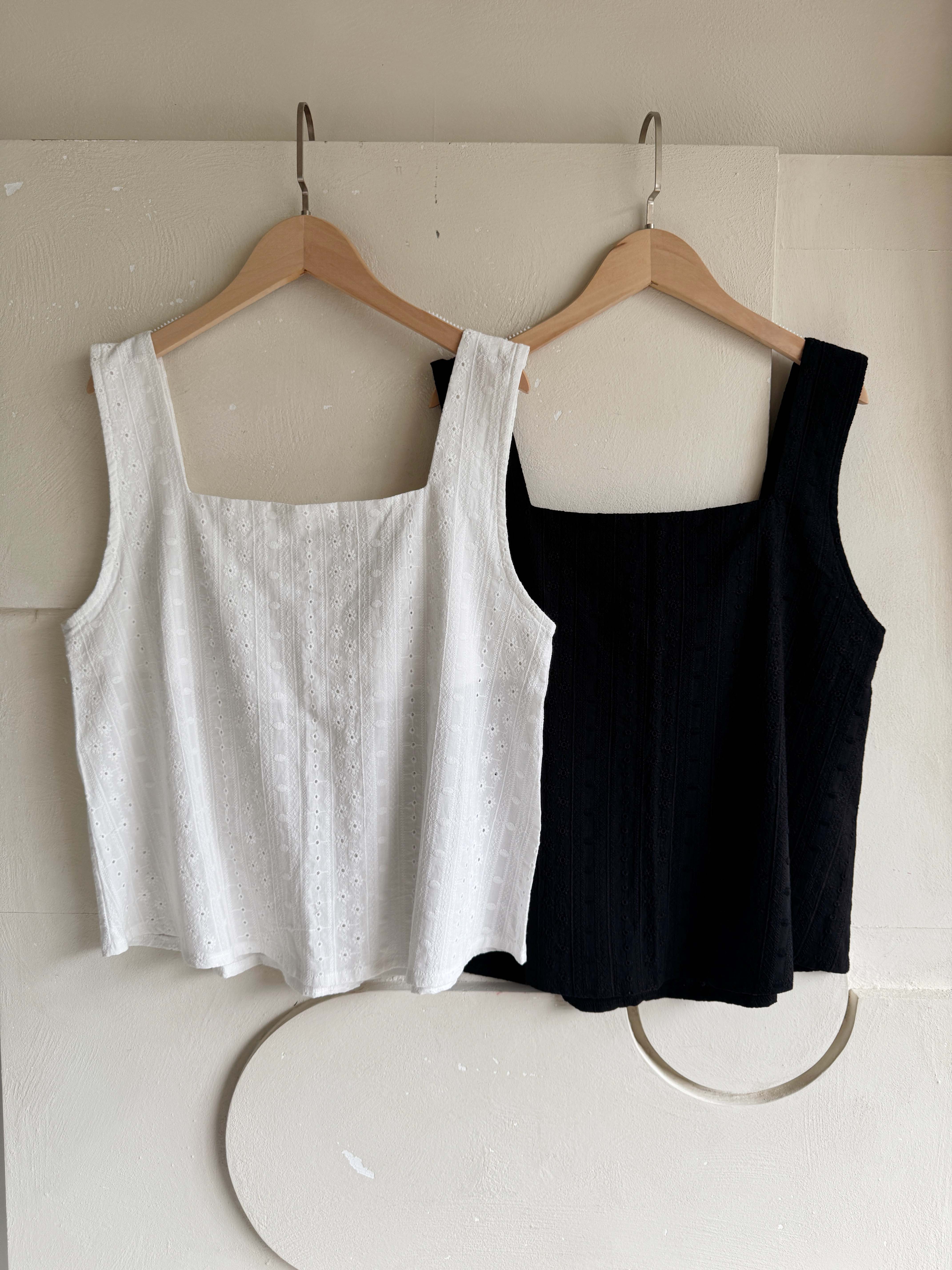 BS韓國方領刺繡背心(兩色)