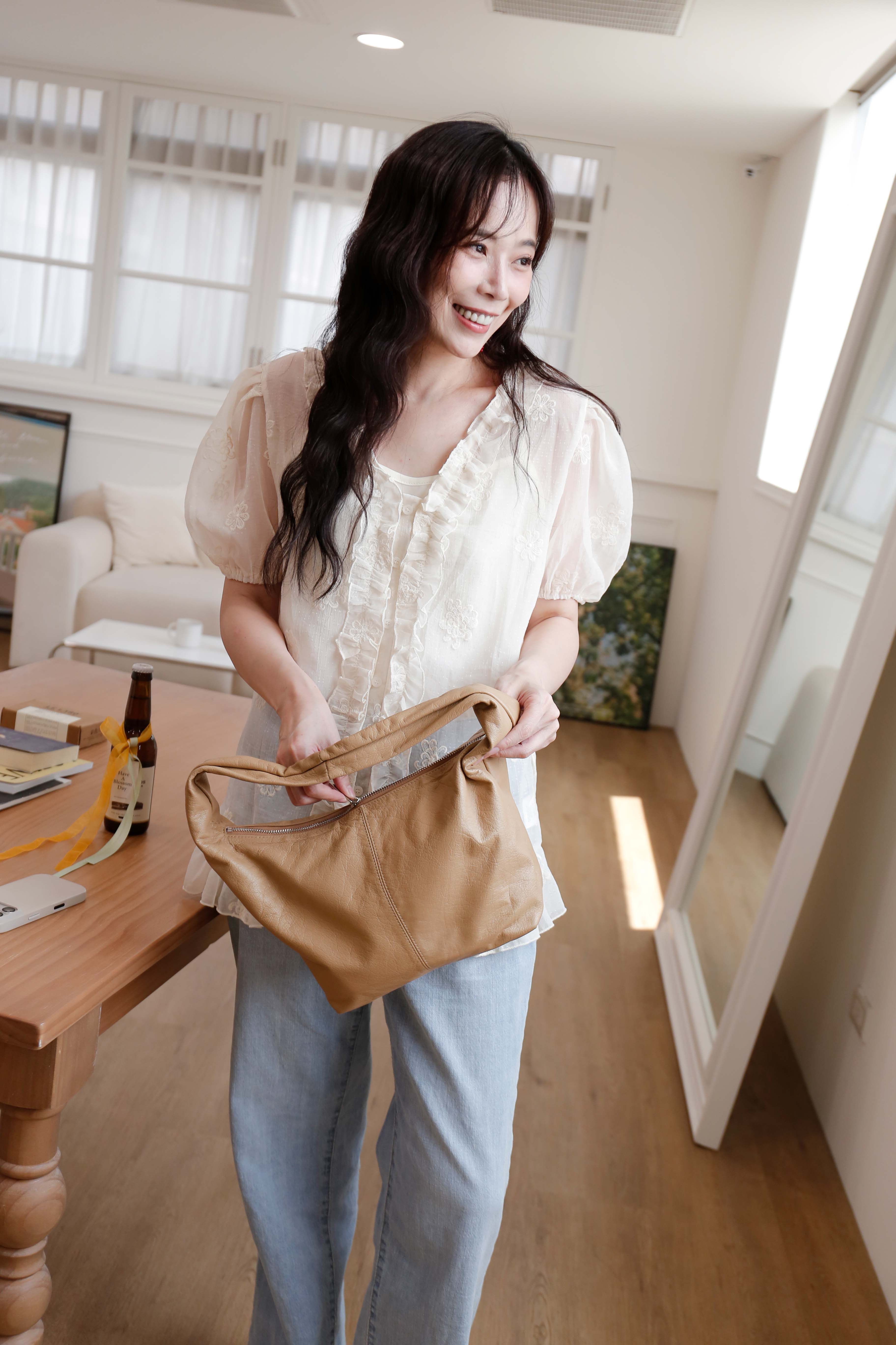 BS韓國莉絲刺繡上衣