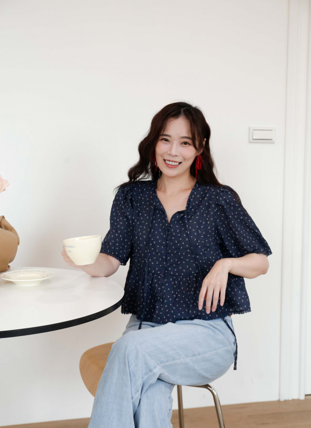 BS韓國芮妮碎花蕾絲上衣